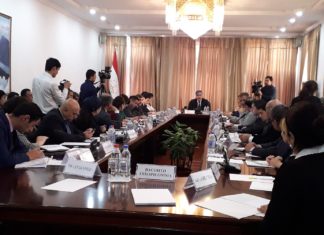 ҚАҲҲОРЗОДА: “АГАР ДАР ВАЗОРАТИ МОЛИЯ ТАҒЙИРОТИ КАДРӢ МЕКАРДАМ, ШОЯД МАРО ДИГАР ХЕЛ МЕФАҲМИДАНД”
